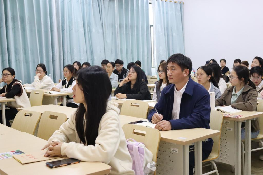 医生掀开奶罩边躁边狠狠躁视频