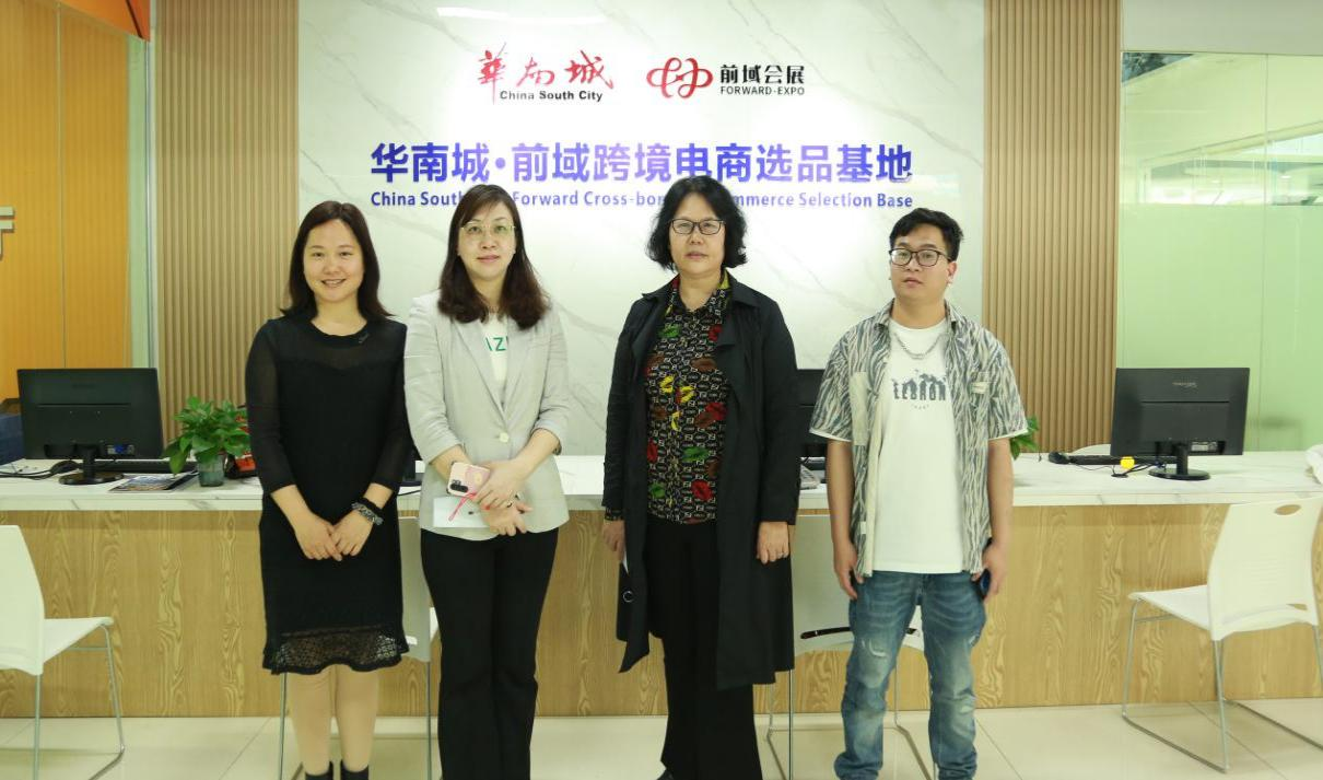 医生掀开奶罩边躁边狠狠躁视频