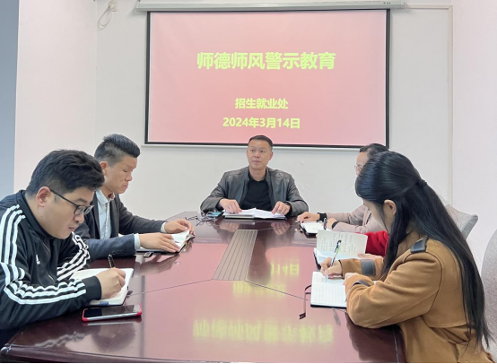 医生掀开奶罩边躁边狠狠躁视频