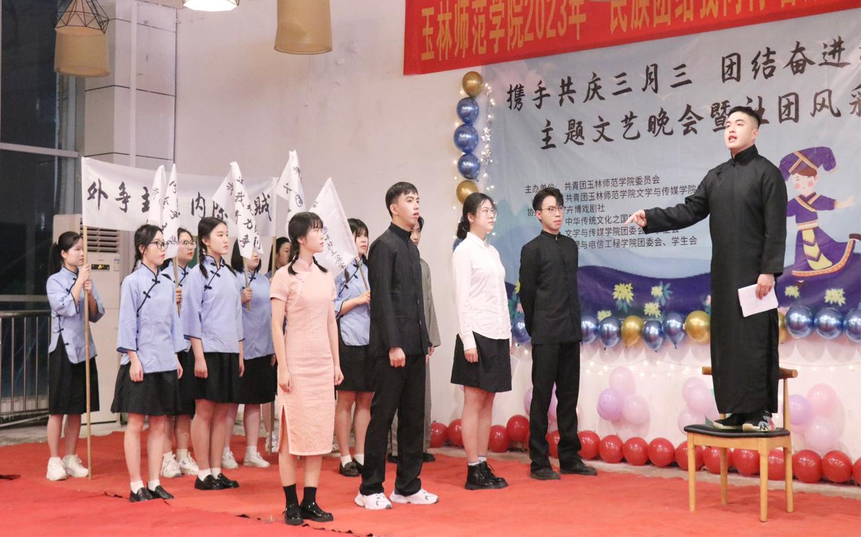 医生掀开奶罩边躁边狠狠躁视频