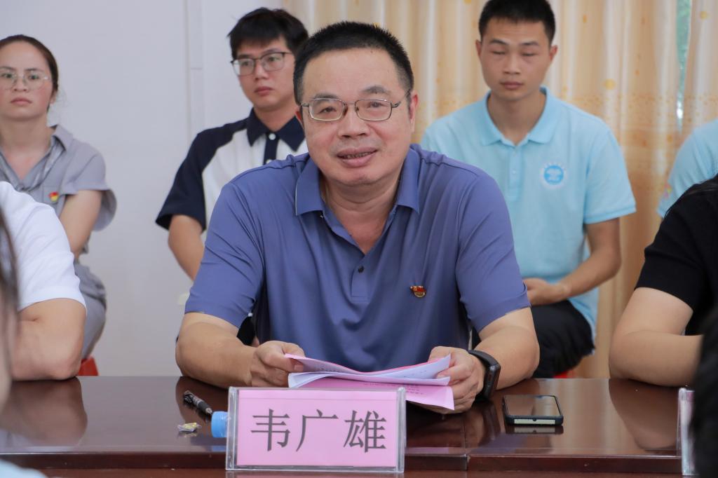 医生掀开奶罩边躁边狠狠躁视频