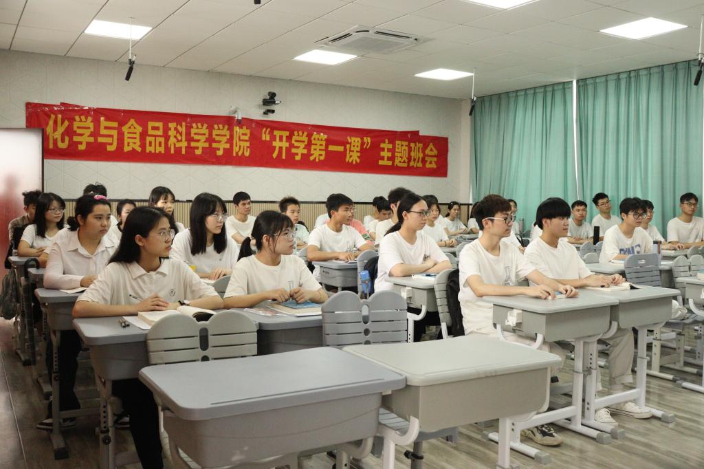 医生掀开奶罩边躁边狠狠躁视频