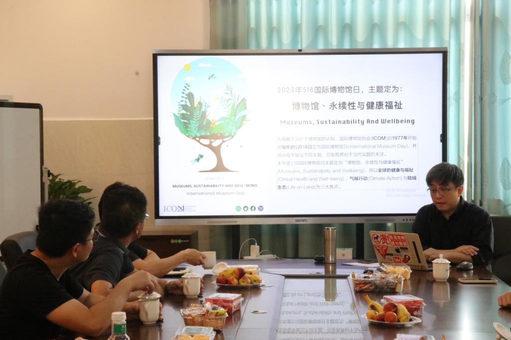 医生掀开奶罩边躁边狠狠躁视频