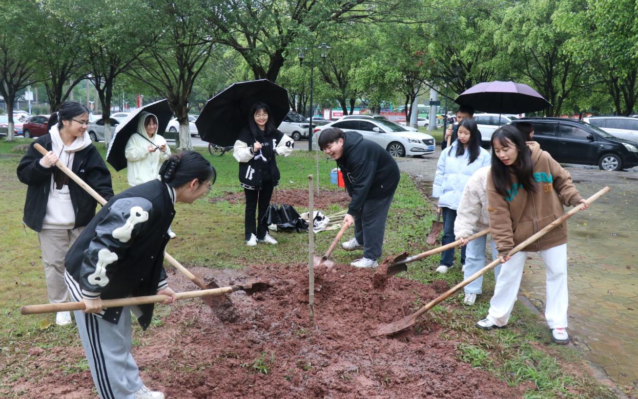 医生掀开奶罩边躁边狠狠躁视频