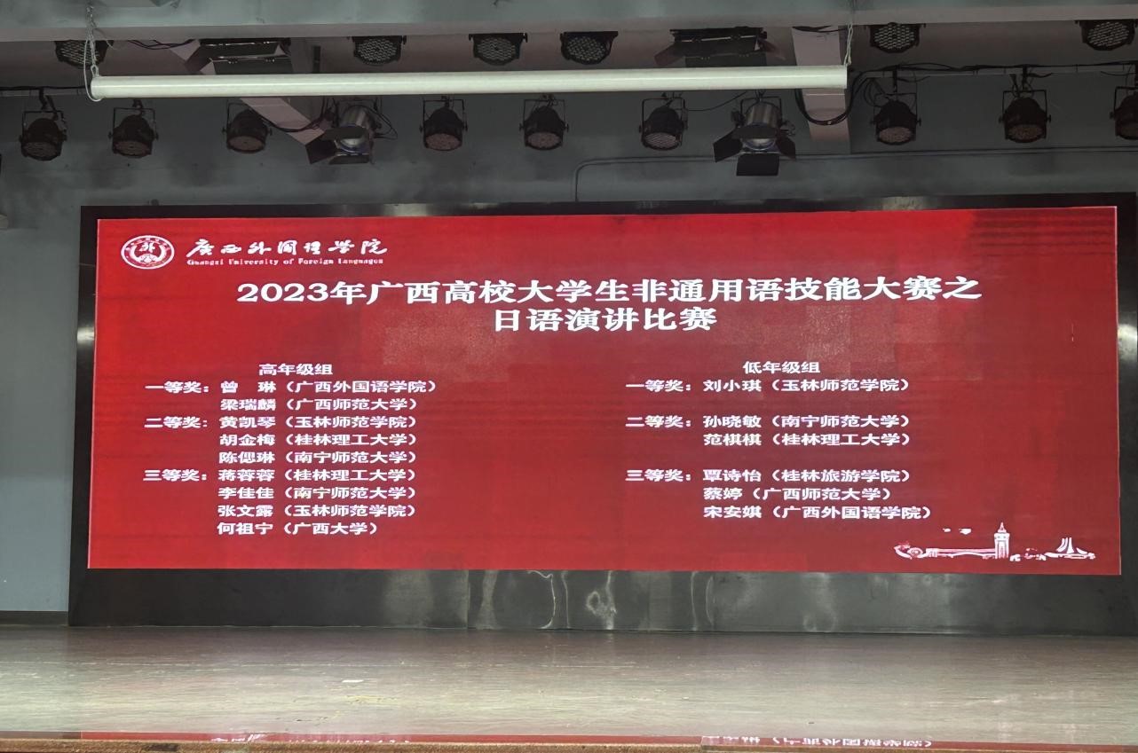 医生掀开奶罩边躁边狠狠躁视频