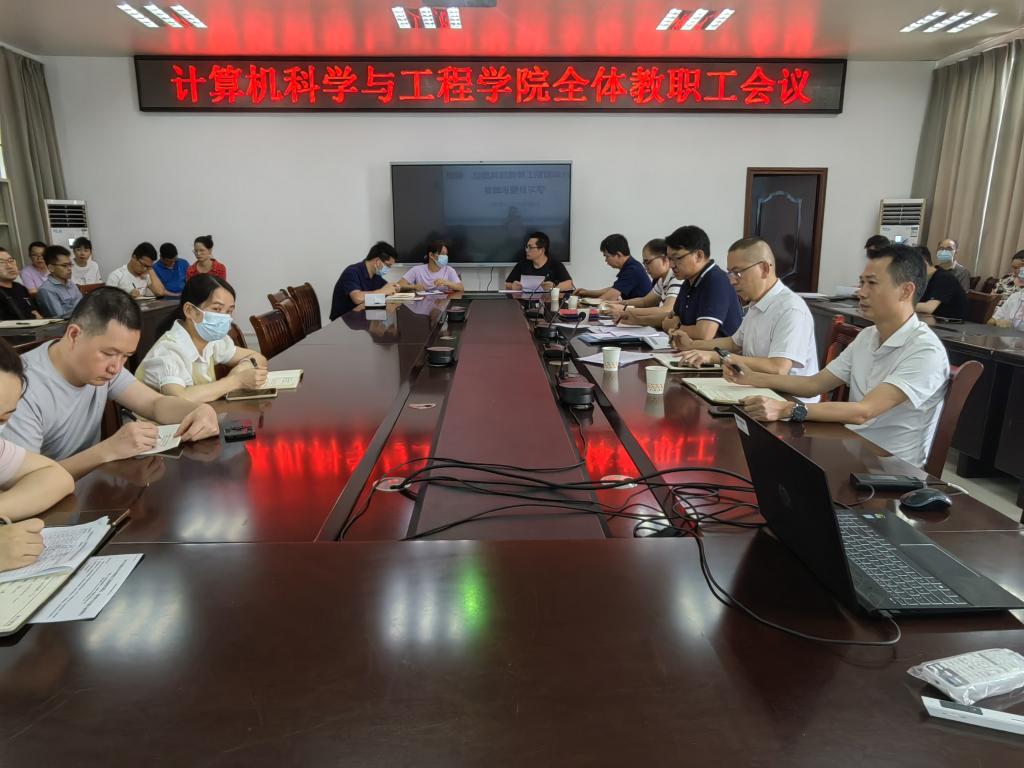 医生掀开奶罩边躁边狠狠躁视频