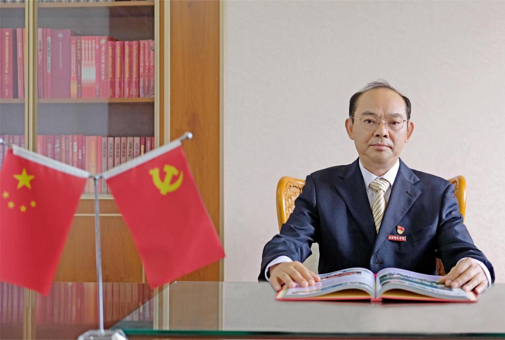医生掀开奶罩边躁边狠狠躁视频