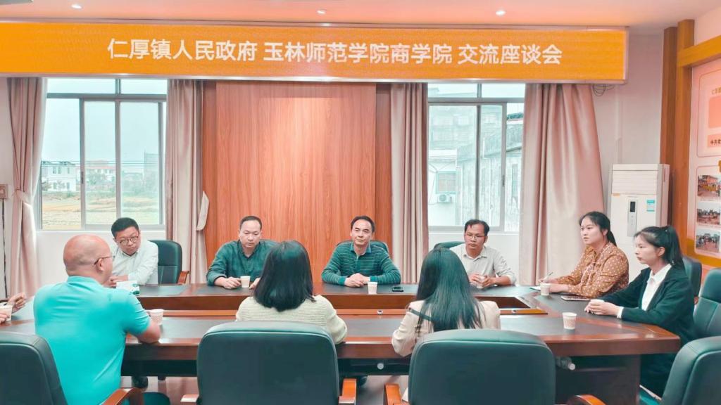 医生掀开奶罩边躁边狠狠躁视频