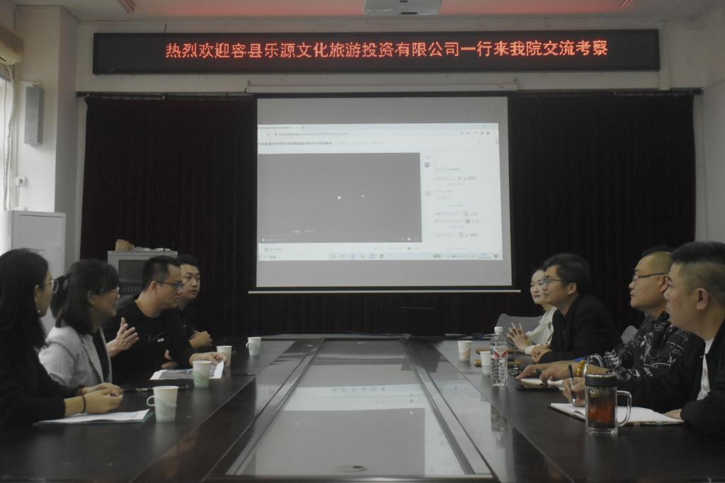 医生掀开奶罩边躁边狠狠躁视频