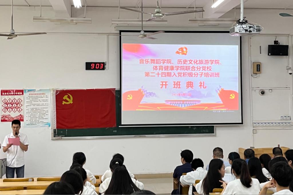 医生掀开奶罩边躁边狠狠躁视频